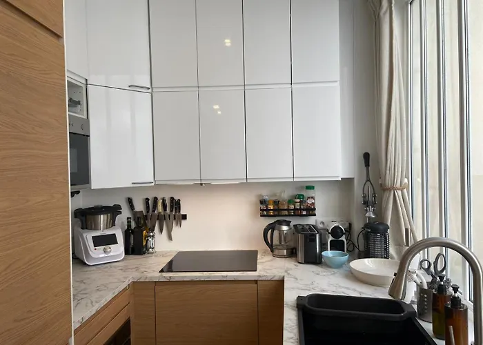 Calm & Charming Atelier In Appartement