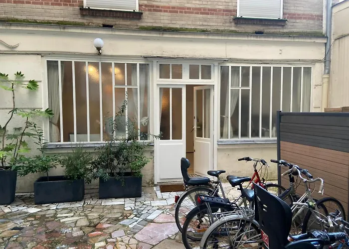 Апартаменты Calm & Charming Atelier In