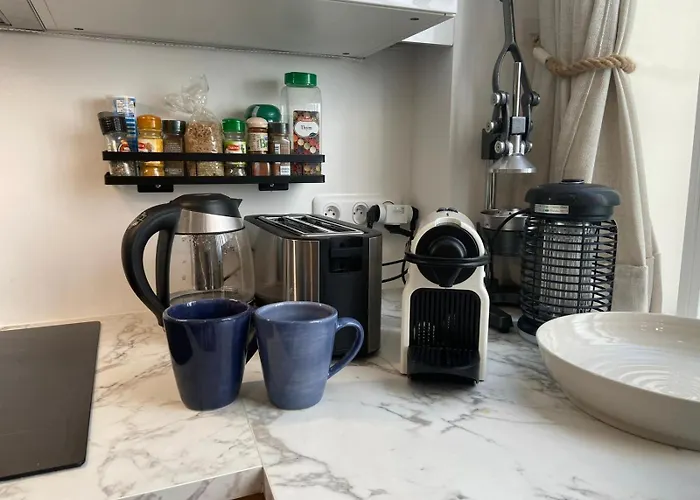 Calm & Charming Atelier In * Paris