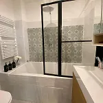 Apartament Calm & Charming Atelier In Paryż