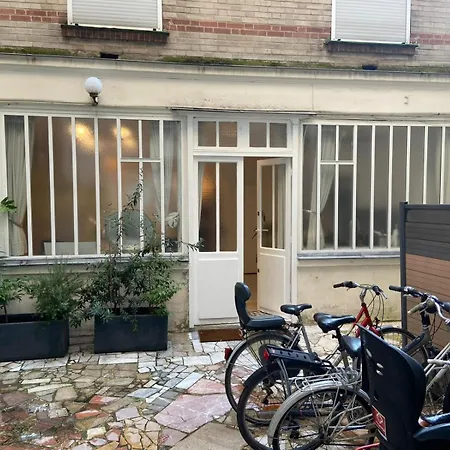 Apartament Calm & Charming Atelier In